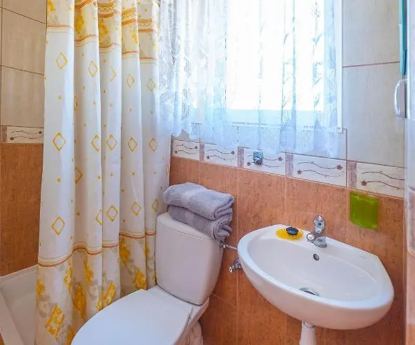 Rossa Homestay szállás *